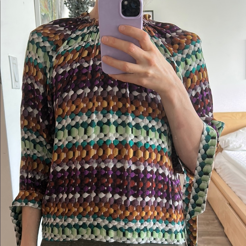 Colorful Geometric Patterned Blouse - Picture 4 of 11